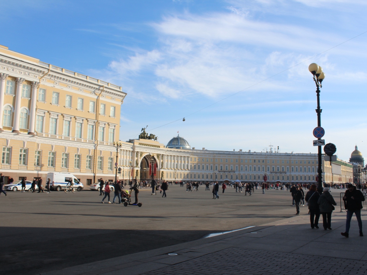 Дворцовая площадь Санкт-Петербурга
